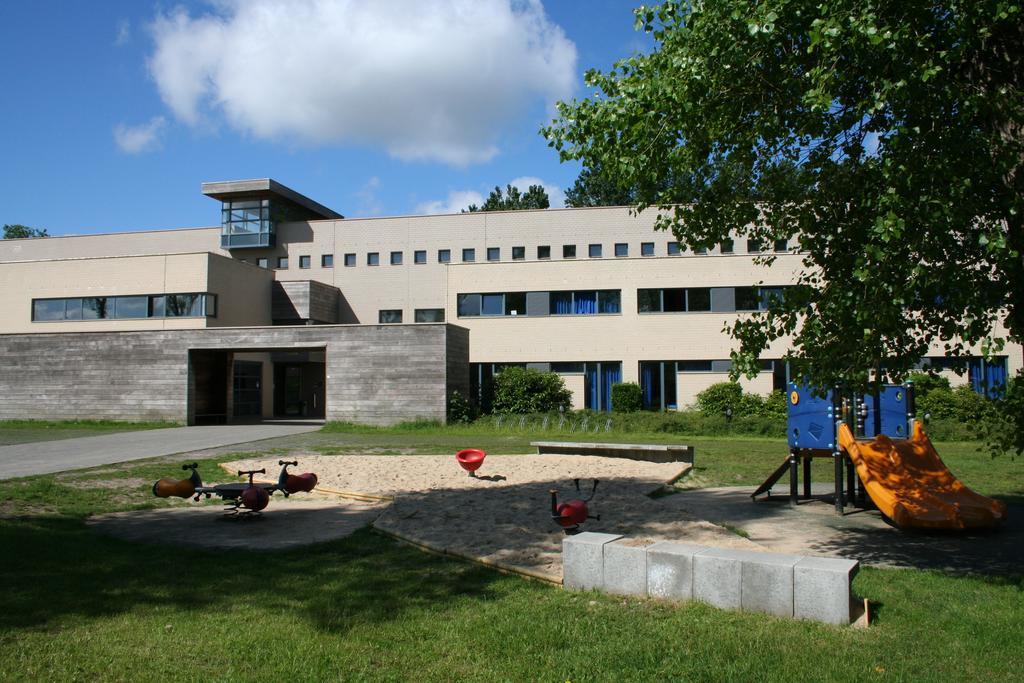 Jeugdherberg De Peerdevisser Oostduinkerke Exterior foto