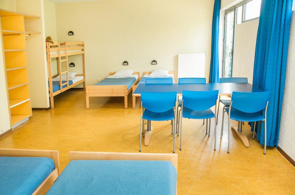 Jeugdherberg De Peerdevisser Oostduinkerke Habitación foto