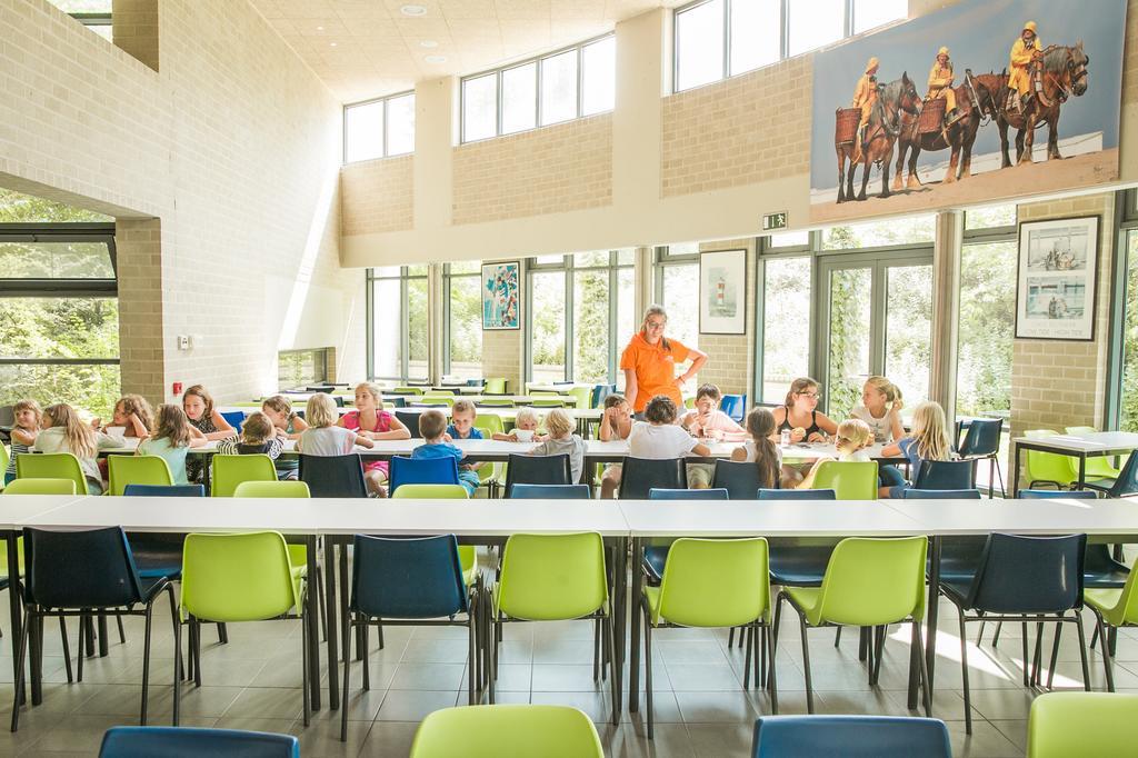 Jeugdherberg De Peerdevisser Oostduinkerke Exterior foto